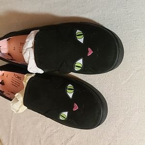 Toms Cat Face Slip On Shoes. NWOT.  Tag says US 5 but these are 10" length.